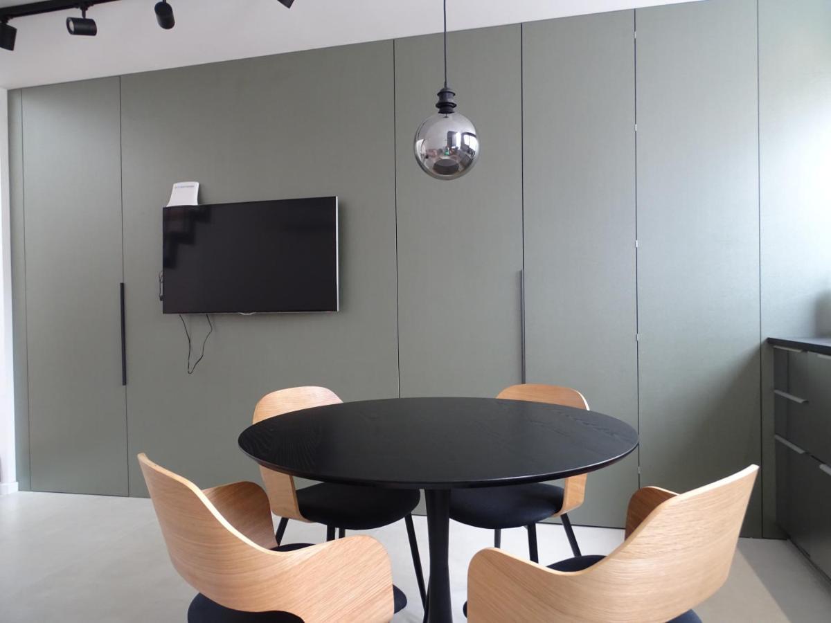 Modern Small House With A Terrace Split Bagian luar foto